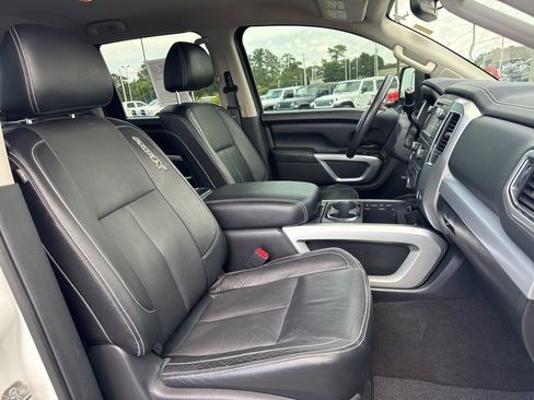 Used 2018 Nissan Titan PRO-4X w/ Pro-4x Convenience Package image 34