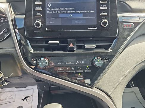 Used 2024 Toyota Camry SE image 28