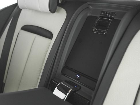 New 2025 Rolls-Royce Cullinan Black Badge image 47