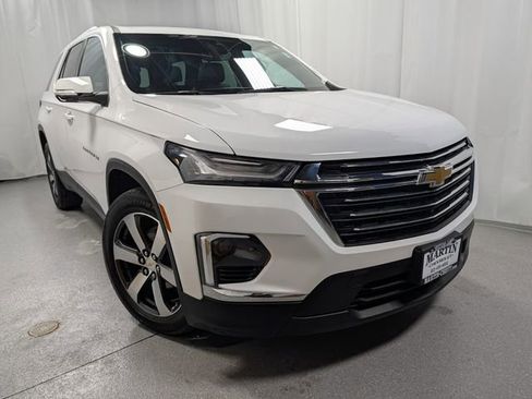 Used 2023 Chevrolet Traverse LT w/ LT Premium Package image 2
