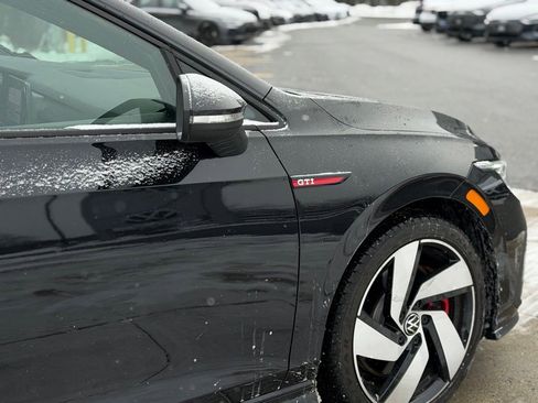 Used 2022 Volkswagen GTI SE image 11