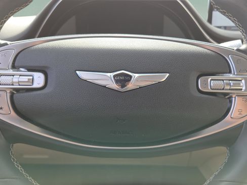 Used 2023 Genesis GV70 2.5T w/ Advanced Package image 23