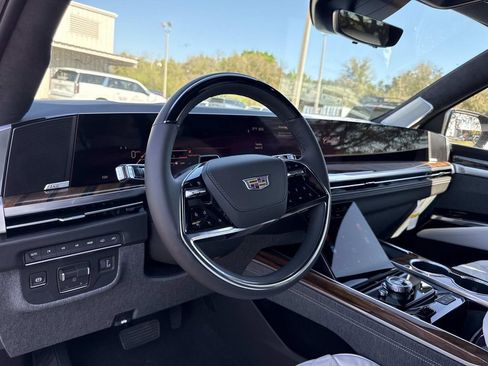 New 2026 Cadillac Escalade ESV Platinum Sport w/ LPO, ONYX Package image 34