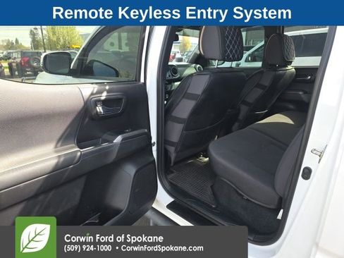 Used 2019 Toyota Tacoma TRD Off-Road w/ Technology Package image 15