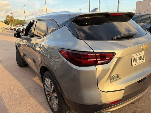 Used 2023 Chevrolet Blazer Premier w/ Enhanced Convenience Package FWD image 18