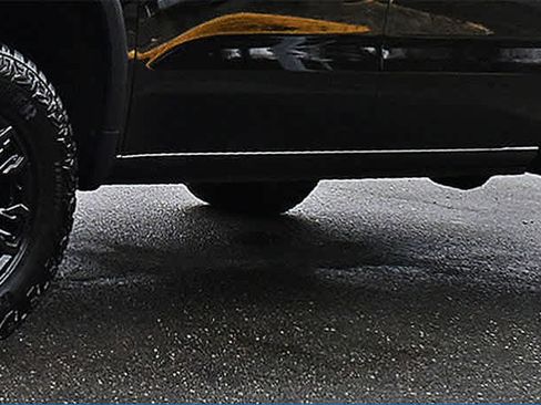 Used 2025 Chevrolet Silverado 1500 ZR2 w/ Technology Package image 27