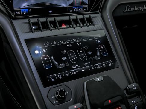 Used 2024 Lamborghini Urus Performante image 38