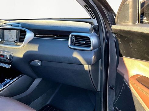 Used 2019 Kia Sorento SX image 20