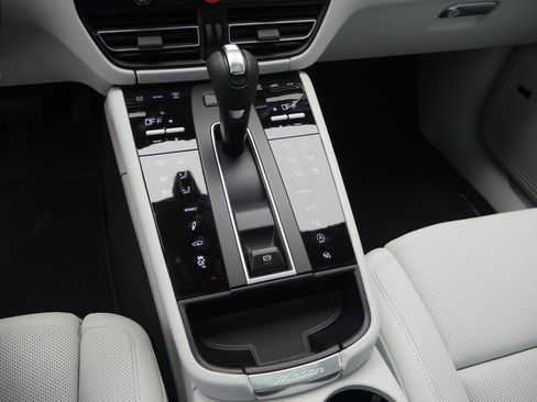 New 2026 Porsche Macan S AWD/4WD image 39