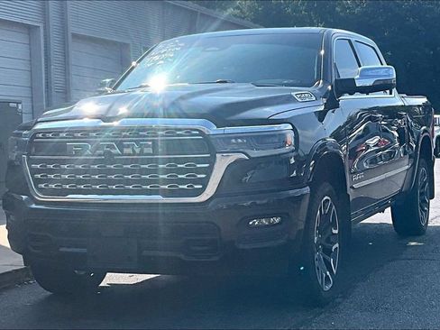 Used 2025 RAM 1500 Limited AWD/4WD image 2