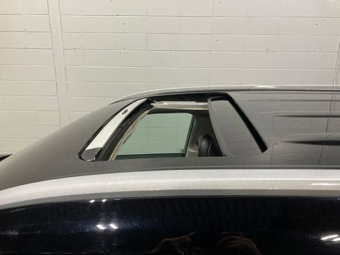 Used 2023 Toyota Highlander XLE image 25