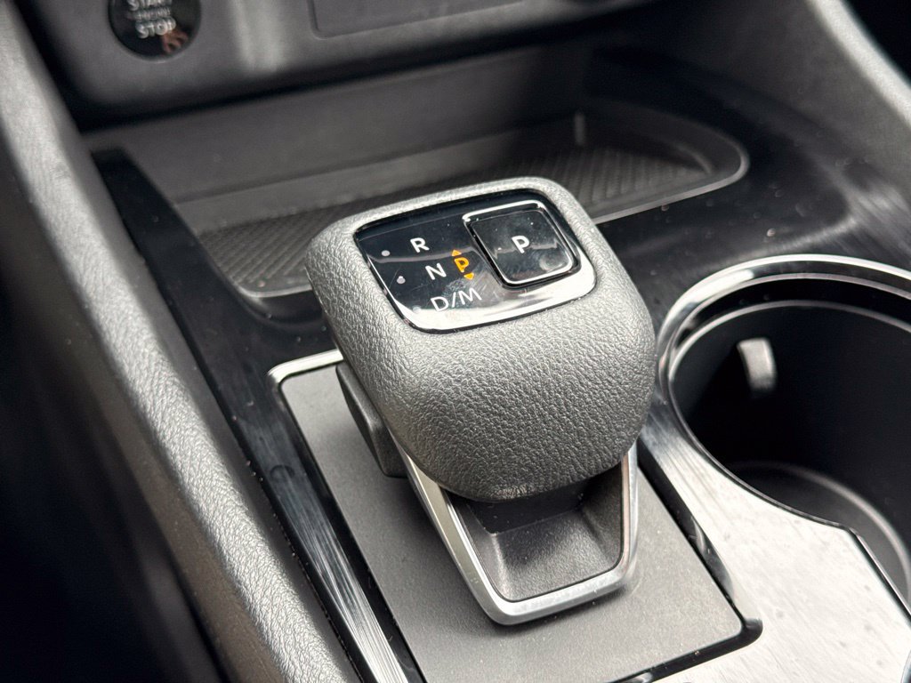 Used 2025 Nissan Rogue SV FWD image 28