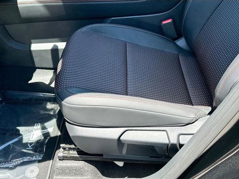 New 2025 Nissan Kicks SR image 13