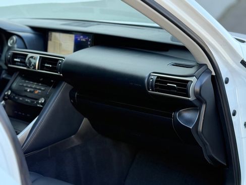Used 2018 Lexus IS 300 w/ Comfort Package RWD image 19