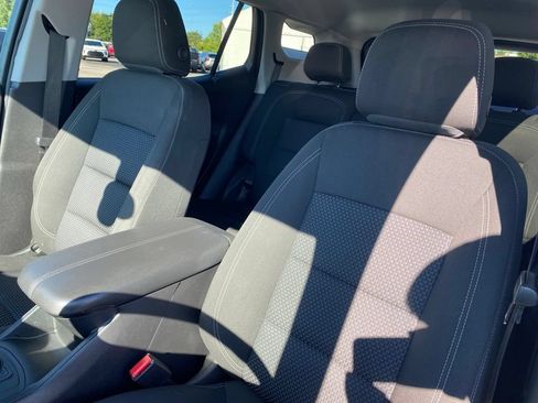 Used 2024 GMC Terrain SLE AWD/4WD image 11