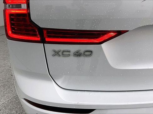 Used 2023 Volvo XC60 T8 Ultimate w/ Climate Package image 38