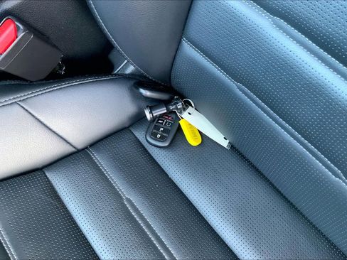 Used 2024 Honda CR-V EX-L image 14