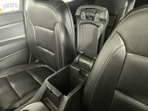 Certified 2019 GMC Acadia SLT w/ Black Edition FWD image 29