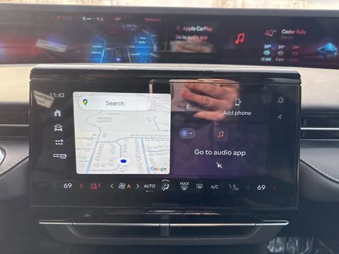 Used 2024 Lincoln Nautilus Reserve w/ Equipment Group 202A image 18