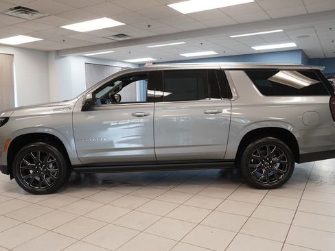 New 2026 Chevrolet Suburban High Country AWD/4WD image 2