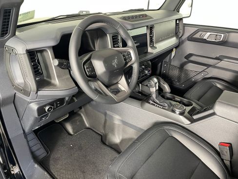 New 2026 Ford Bronco Badlands w/ Sasquatch Package AWD/4WD image 3