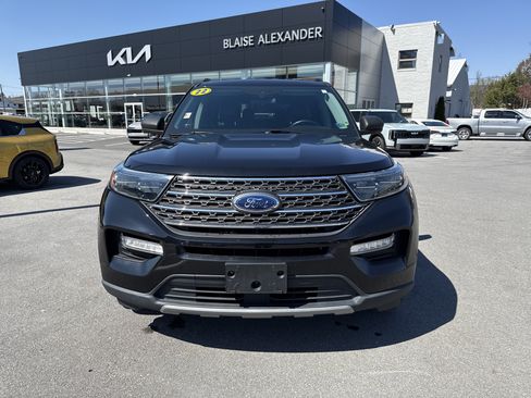 Used 2022 Ford Explorer XLT w/ Equipment Group 202A AWD/4WD image 9