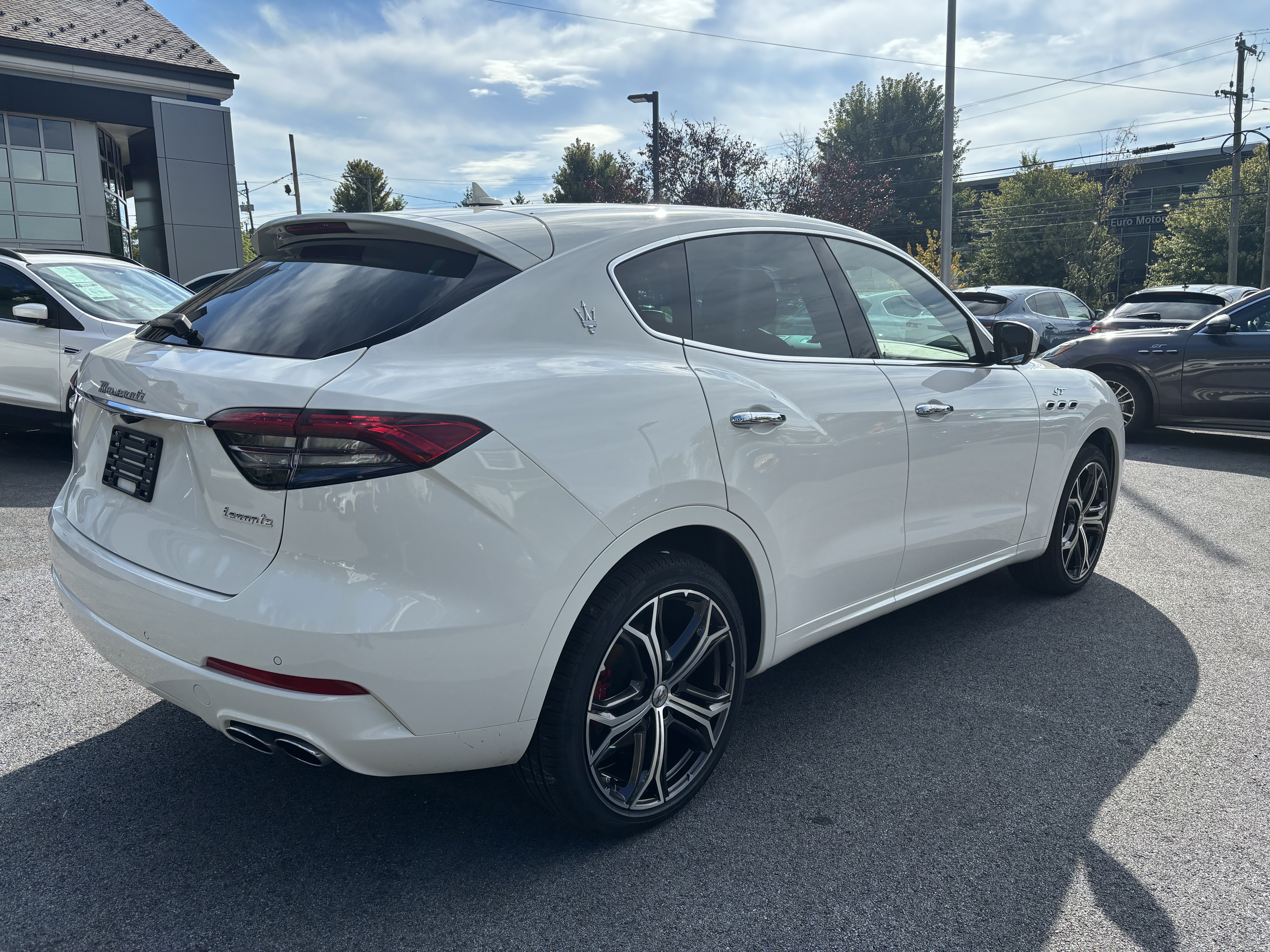 Used 2023 Maserati Levante GT AWD/4WD image 5