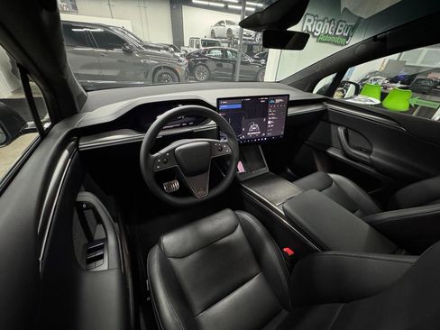 Used 2023 Tesla Model X Plaid image 10