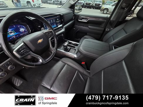 Used 2025 Chevrolet Silverado 1500 LTZ AWD/4WD image 9