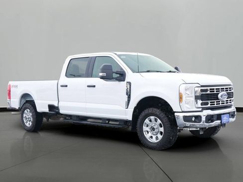 Certified 2024 Ford F350 XLT w/ FX4 Off-Road Package image 4