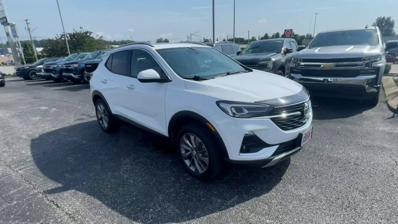 Used 2023 Buick Encore GX Essence w/ Experience Buick Package AWD/4WD image 3