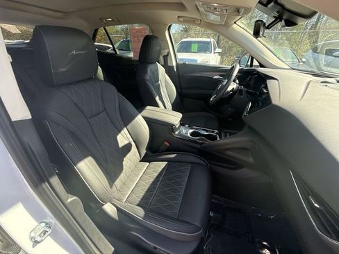 Used 2023 Buick Envision Avenir image 24
