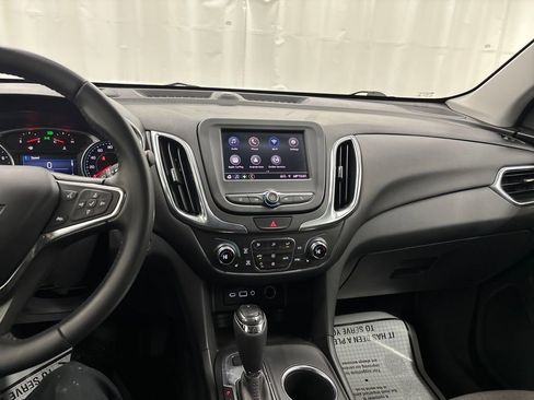 Used 2021 Chevrolet Equinox LT image 17