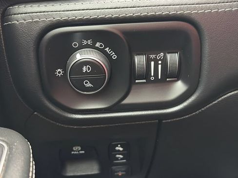 Used 2019 RAM 1500 Limited AWD/4WD image 60
