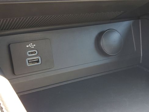 Used 2025 Ford Mustang Premium RWD image 10