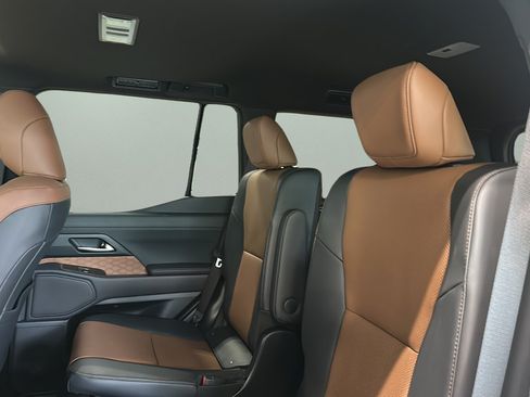 New 2026 Lexus GX 550 AWD/4WD image 18