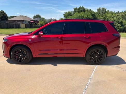Certified 2023 Cadillac XT6 Sport w/ LPO, ONYX Package AWD/4WD image 2