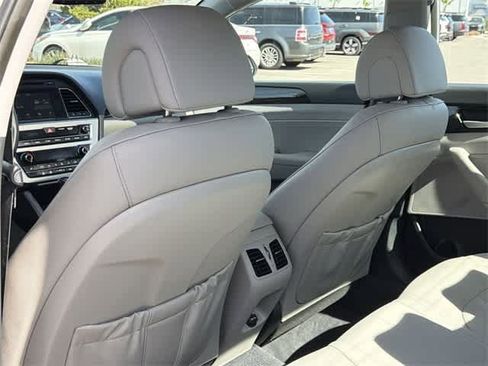 Used 2016 Hyundai Sonata Limited image 19