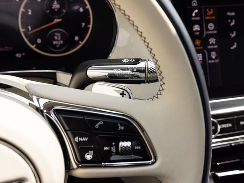Used 2024 Bentley Flying Spur V8 AWD/4WD image 37