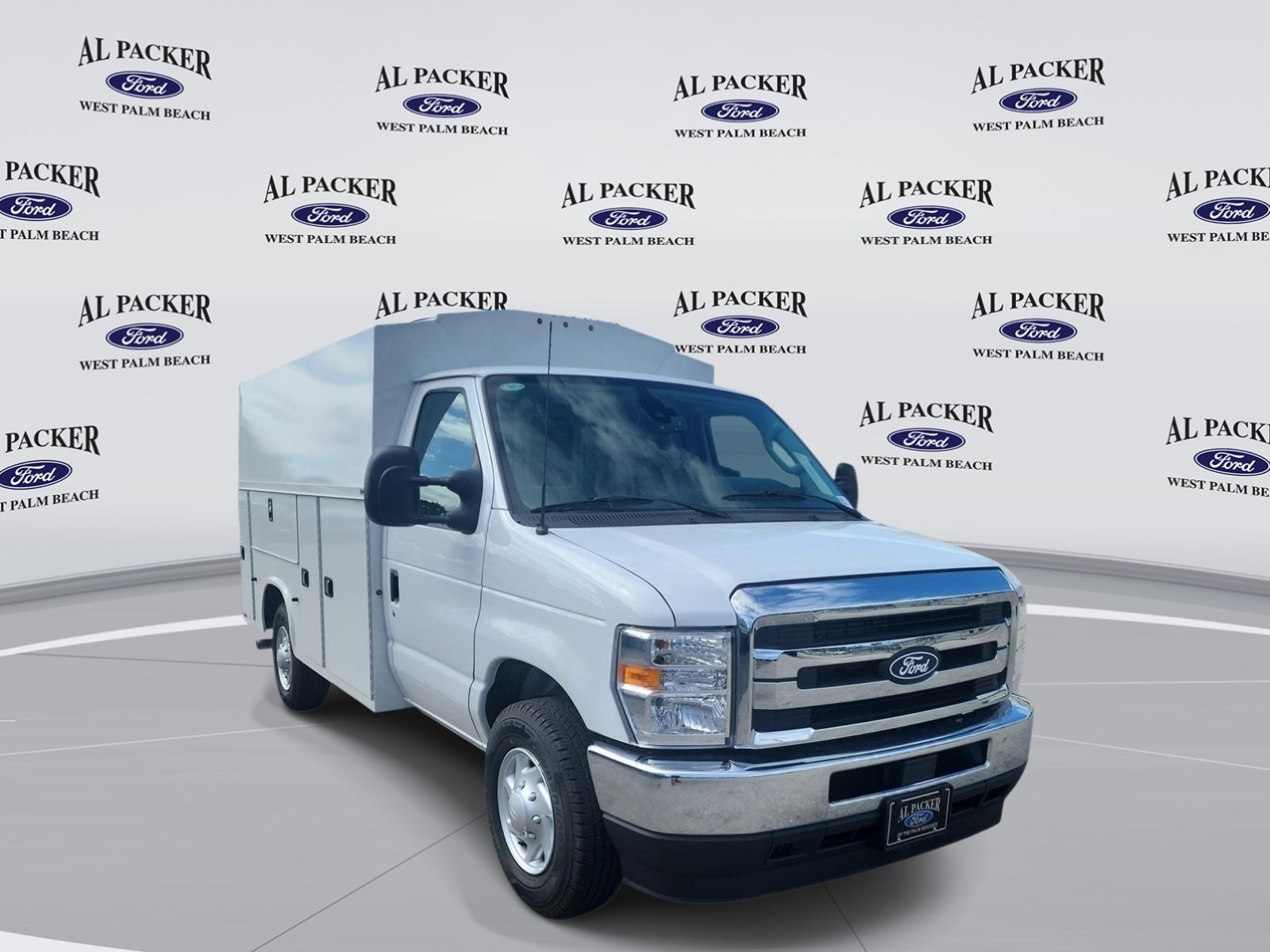 New 2027 Ford E-350 and Econoline 350 Super Duty w/ Power Equipment Group RWD image 7