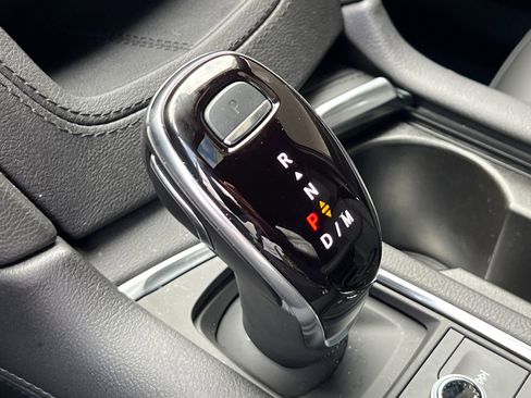 Certified 2025 Cadillac XT6 Luxury image 22