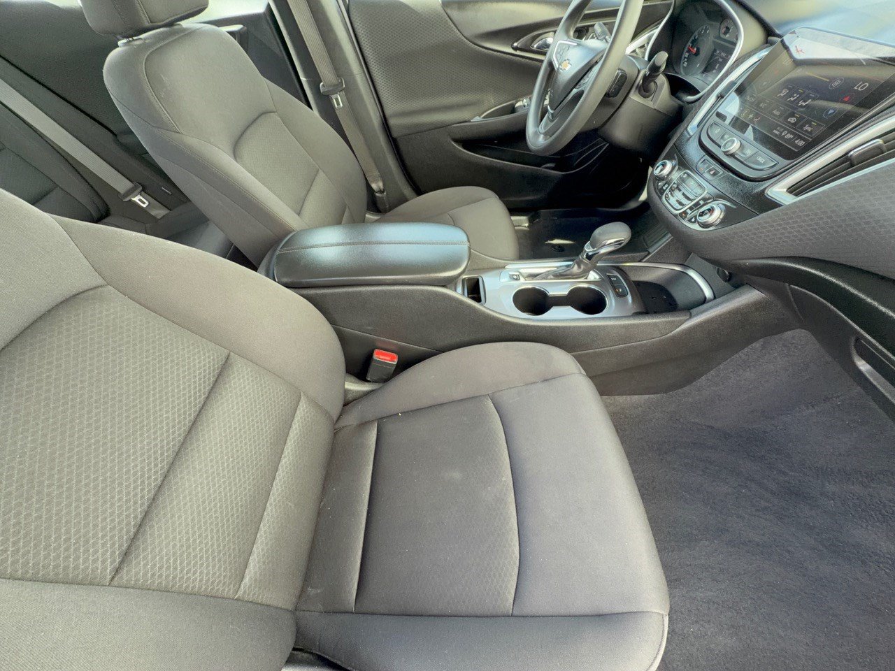 Used 2025 Chevrolet Malibu LT FWD image 30