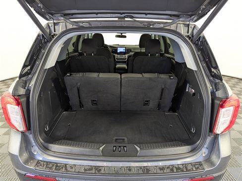 Used 2024 Ford Explorer XLT image 30