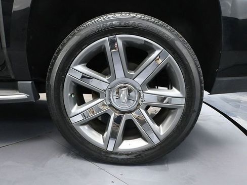 Used 2017 Cadillac Escalade ESV Luxury image 13