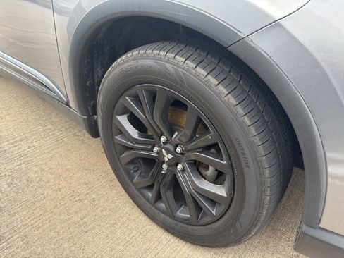 Used 2018 Mitsubishi Outlander LE image 4