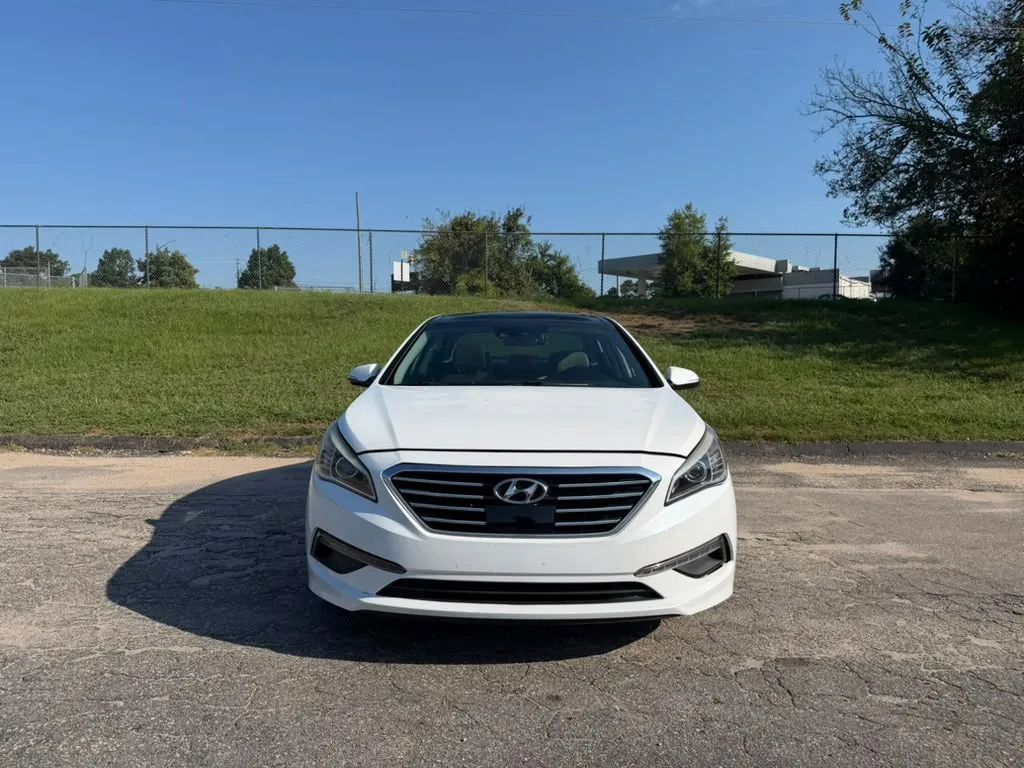 Used 2015 Hyundai Sonata Limited w/ Option Group 06 FWD image 3