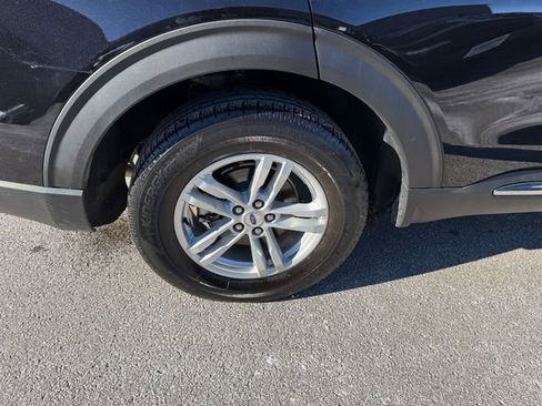 Used 2022 Ford Explorer XLT w/ Equipment Group 202A image 27