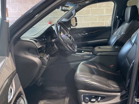 Used 2017 Cadillac Escalade ESV Platinum image 5
