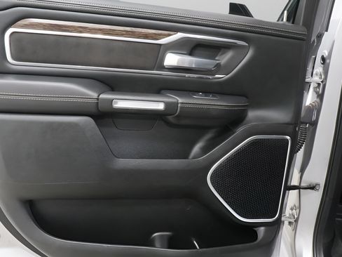 Used 2019 RAM 1500 Laramie AWD/4WD image 24