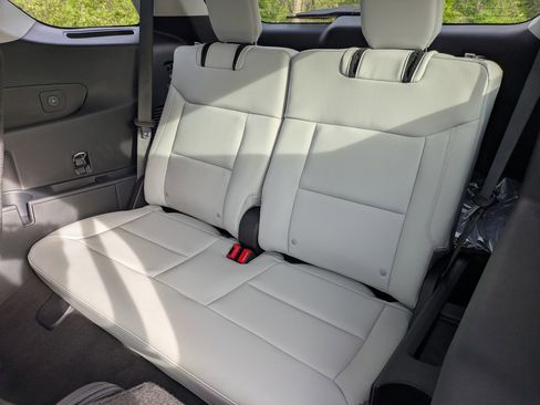 New 2026 Ford Explorer Platinum image 28